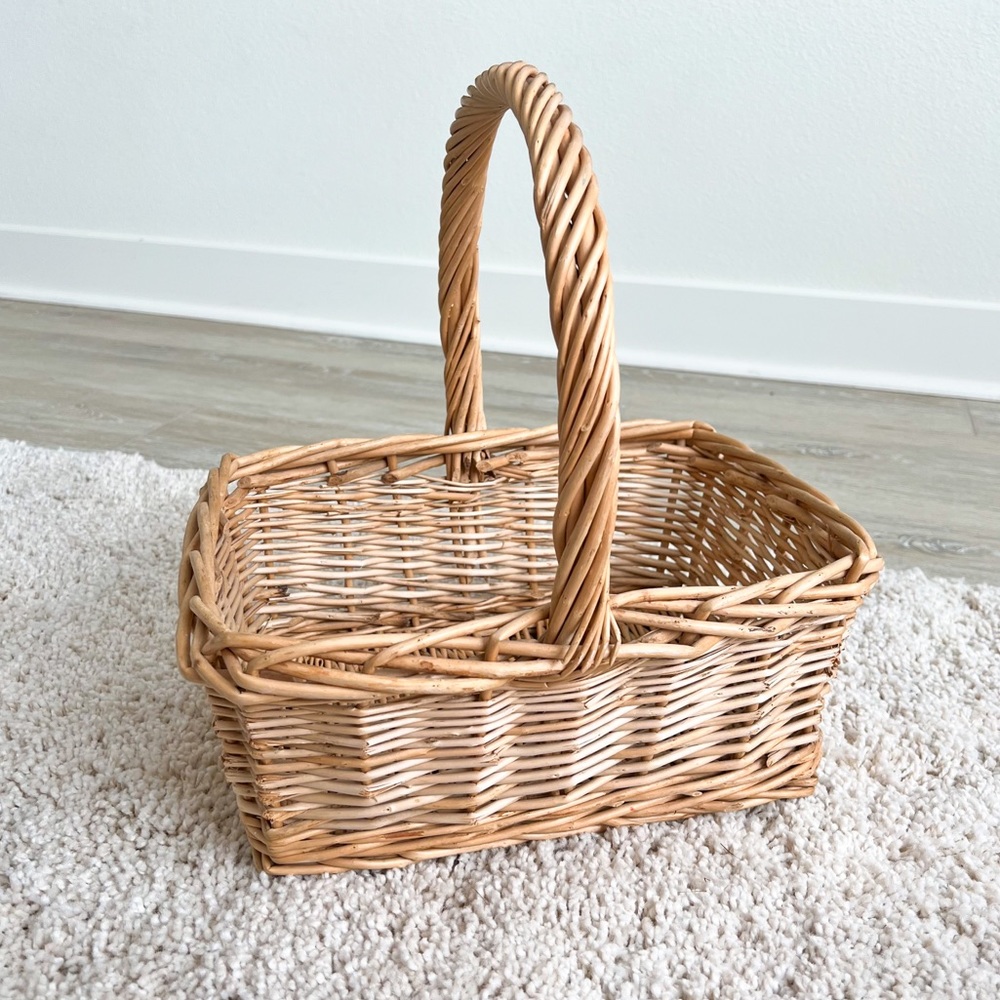 Straw Basket - Picture 2 of 3